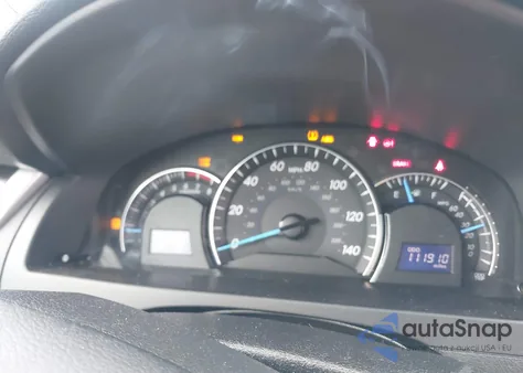 2012 Toyota Camry Xle z USA, uszkodzony, nr VIN 4T1BF1FK4CU535170